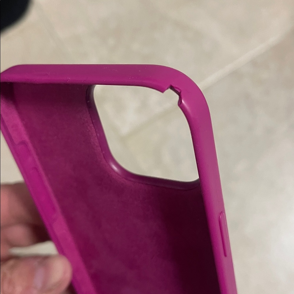 Apple Magenta Phone Case 16 pro max - Picture 3 of 3